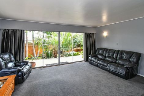 Photo of property in 25 Garden Terrace, Pukekohe, 2120
