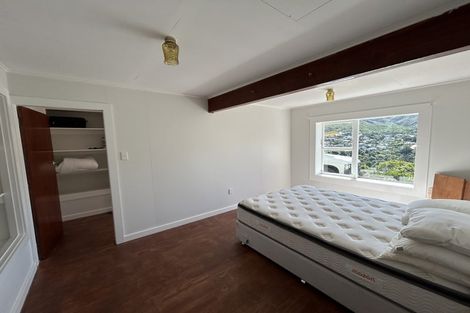 Photo of property in 18 Aplin Terrace, Ngaio, Wellington, 6035