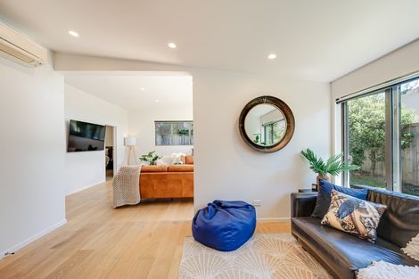 Photo of property in 8a Maple Court, Arthurs Point, Queenstown, 9371