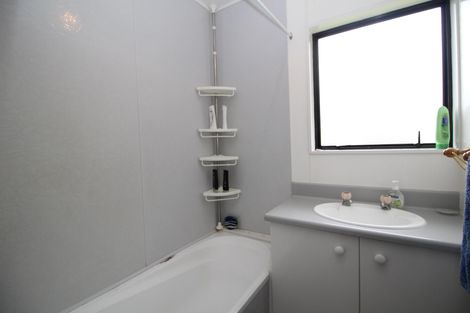 Photo of property in 32b Aquarius Drive, Kawaha Point, Rotorua, 3010