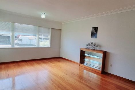 Photo of property in 1a Sutton Crescent, Papatoetoe, Auckland, 2025