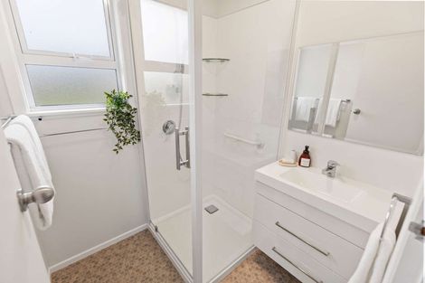 Photo of property in 72 Thatcher Street, Castlecliff, Whanganui, 4501