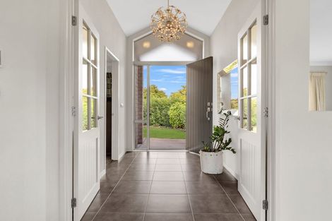 Photo of property in 9 Portofino Point, Karaka, Papakura, 2113