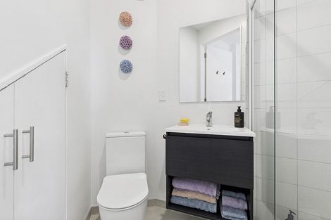 Photo of property in Mondrian Townhouses, 5/24 Hanson Street, Mount Cook, Wellington, 6021