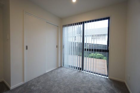 Photo of property in 3/26 Buscomb Avenue, Henderson, Auckland, 0610