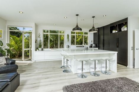 Photo of property in 3/309 Beach Road, Campbells Bay, Auckland, 0630