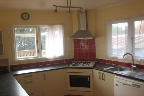 Photo of property in 10 Albert Pryor Avenue, Henderson, Auckland, 0612