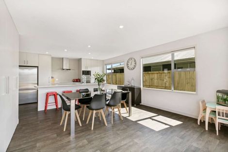 Photo of property in 15 Coutts Street, Papamoa Beach, Papamoa, 3118