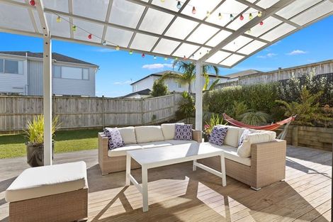 Photo of property in 3 Tawa Place, Orewa, 0931