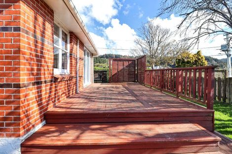 Photo of property in 1 Field Street, Silverstream, Upper Hutt, 5019