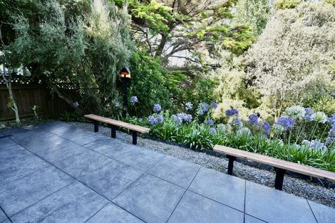 Photo of property in 7 Hillgrove Place, Fitzherbert, Palmerston North, 4410