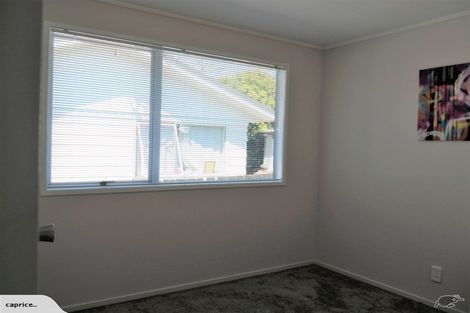 Photo of property in 17 Becker Drive, Weymouth, Auckland, 2103