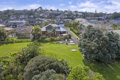 Photo of property in 12 Fremantle Place, Pakuranga Heights, Auckland, 2010