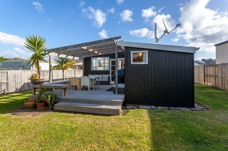 Photo of property in 104 Riverview Road, Whangamata, 3620