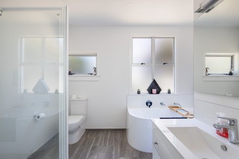 Photo of property in 129 Lemon Street, New Plymouth, 4312