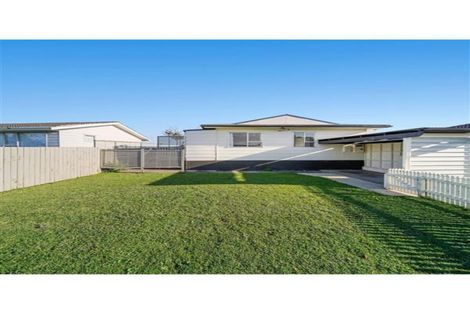 Photo of property in 1/15 Moncrieff Avenue, Clendon Park, Auckland, 2103