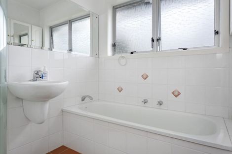 Photo of property in 5 Woodstock Crescent, Leamington, Cambridge, 3432