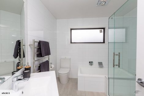 Photo of property in 77 Pendarves Street, New Plymouth, 4310