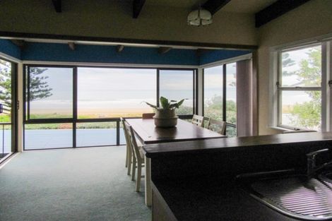 Photo of property in 15 Makorori Beach Road, Makorori, Gisborne, 4073