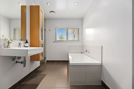 Photo of property in 66 Kahu Road, Fendalton, Christchurch, 8041