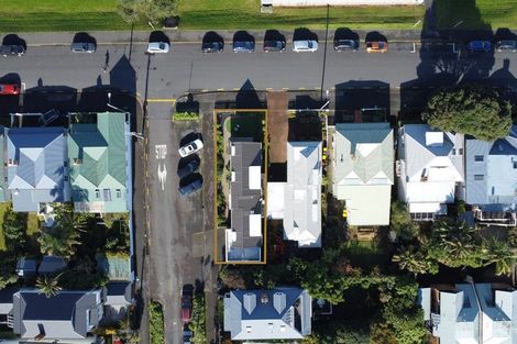 Photo of property in 33 Queens Parade, Devonport, Auckland, 0624