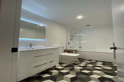 Photo of property in 6 Cessna Way, Newlands, Wellington, 6037