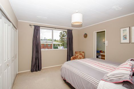 Photo of property in 2 Estuary Crescent, Fairfield, Dunedin, 9018
