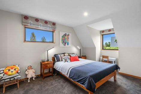 Photo of property in 24 Highland Place, Avonhead, Christchurch, 8042