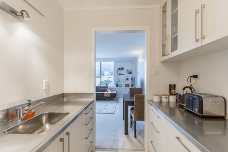 Photo of property in Hobson Court Flats, 56/70 Hobson Street, Thorndon, Wellington, 6011