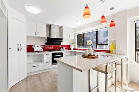 Photo of property in 72 Powrie Street, Glenfield, Auckland, 0629