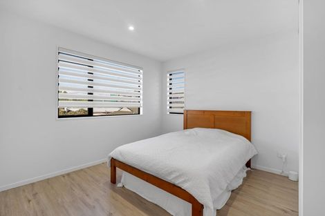 Photo of property in 14 Eileen Newey Place, Henderson, Auckland, 0612