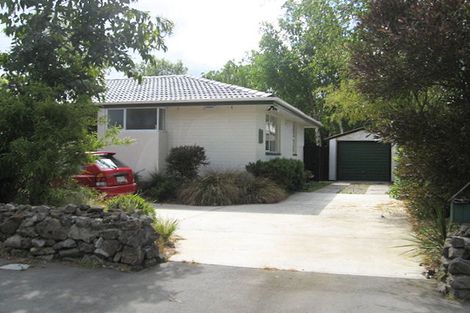 Photo of property in 12 Saunders Place, Redwood, Christchurch, 8051