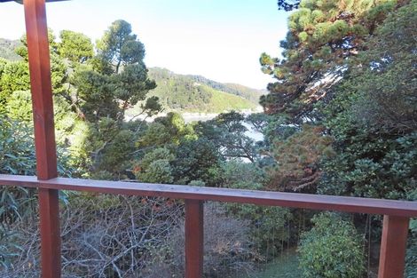 Photo of property in 33 Ferry Road, Days Bay, Lower Hutt, 5013