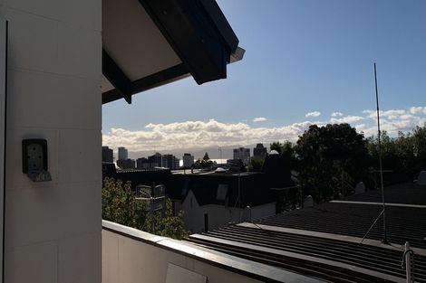 Photo of property in 17/10 Pitarua Street, Thorndon, Wellington, 6011