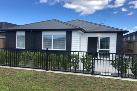 Photo of property in 12 Naeo Close, Papamoa Beach, Papamoa, 3118