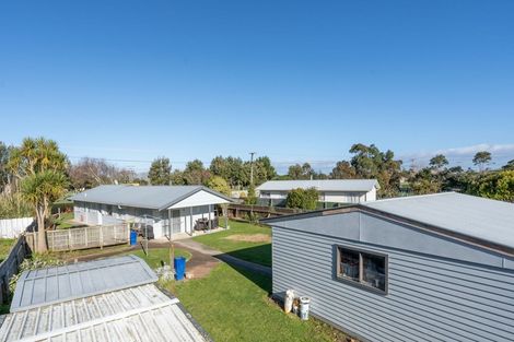 Photo of property in 73 Avenue Road, Foxton, 4814