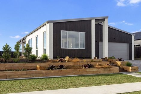 Photo of property in 7 Awatea Drive, Whitianga, 3510