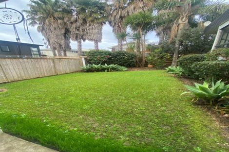 Photo of property in 33 Patons Road, Howick, Auckland, 2014