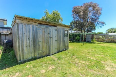 Photo of property in 99 Aquarius Drive, Kawaha Point, Rotorua, 3010