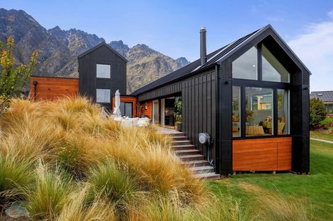 Photo of property in 18 Glenfiddich Road, Jacks Point, Queenstown, 9371