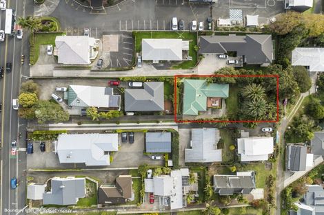 Photo of property in 107 Onewa Road, Northcote, Auckland, 0627