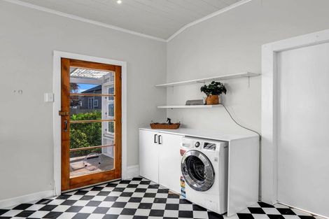 Photo of property in 15 Kelvin Street, Aramoho, Whanganui, 4500