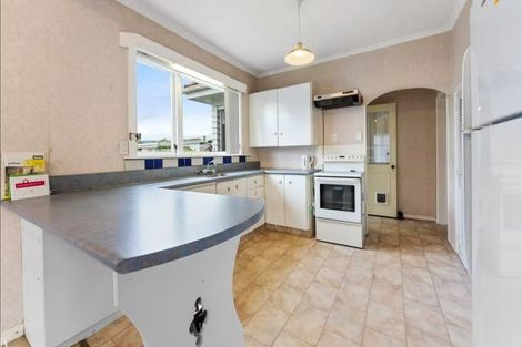 Photo of property in 122 Winchester Street, Levin, 5510