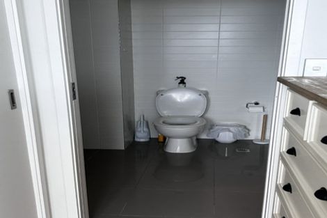 Photo of property in Sentinel Apartments, 402/3 Northcroft Street, Takapuna, Auckland, 0622