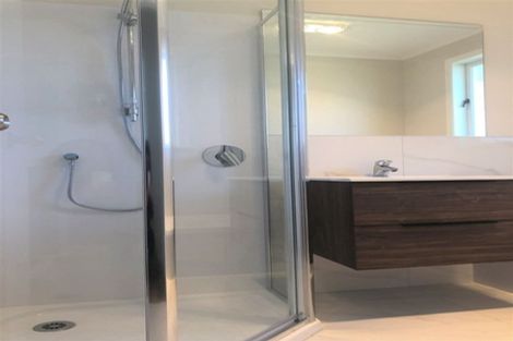 Photo of property in 37 Harrington Road, Henderson, Auckland, 0610