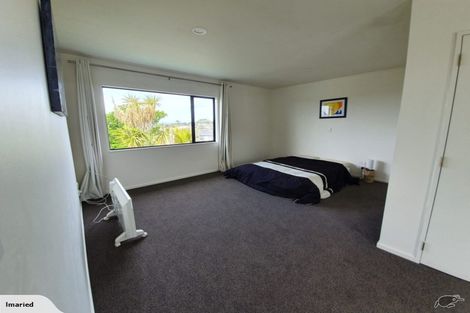 Photo of property in 1a Hauraki Crescent, Pinehill, Auckland, 0632