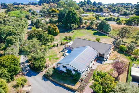 Photo of property in 122 Ratanui Road, Paraparaumu, 5032
