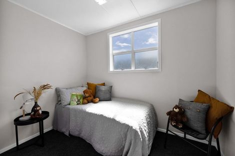 Photo of property in 35 Gladstone Street, Hawera, 4610