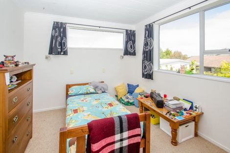 Photo of property in 2 Estuary Crescent, Fairfield, Dunedin, 9018