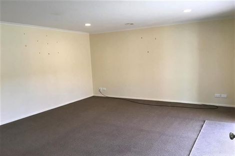 Photo of property in 4 Gandalf Crescent, Paraparaumu, 5032